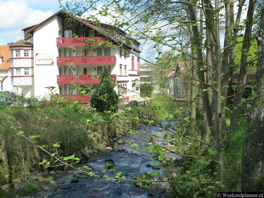Het wellnesshotel Germania ligt in het centrum van Bad Harzburg op een paar minuten lopen van het kuurcentrum. Tips: De leukste hotels van Bad Harzburg.